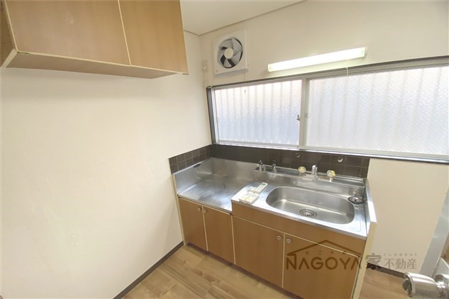 フォーヴル代官 キッチン