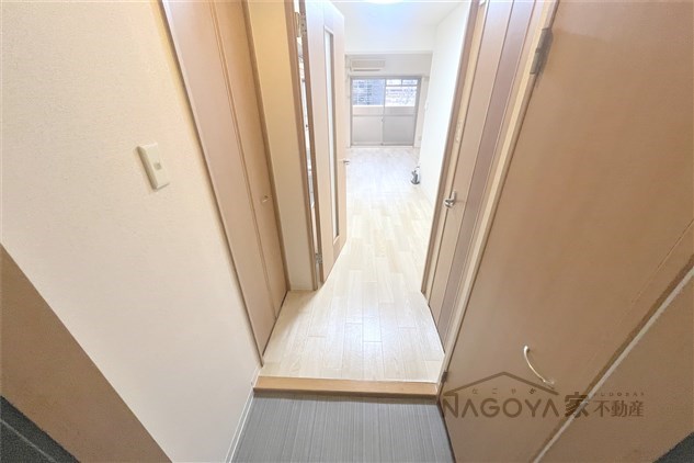 ジュネス上飯田 玄関