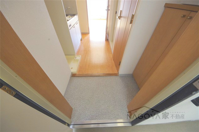 フィール大須 玄関