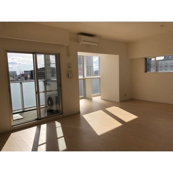 カスタリア伏見 リビング