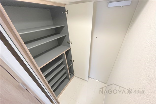 メイクス上前津Ⅲ 玄関