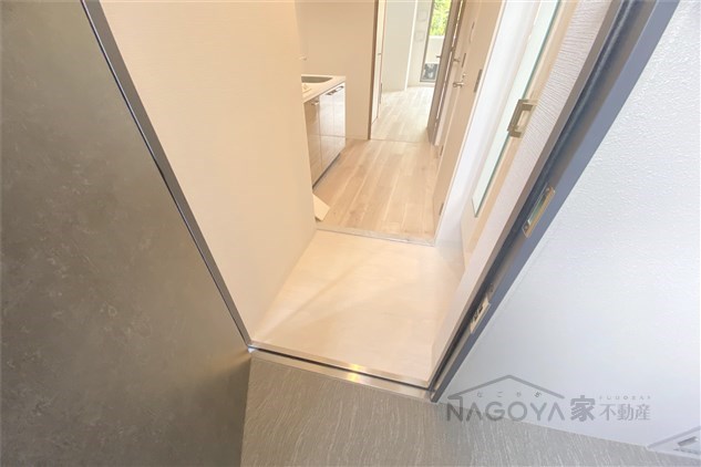 エスリード今池アヴェール 玄関