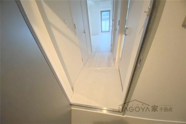 エスリード池下レスティア 玄関