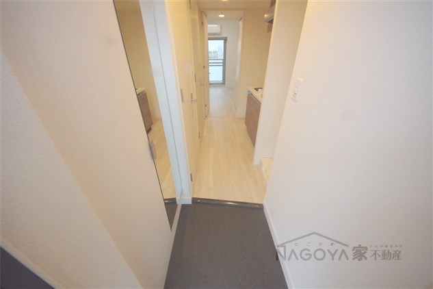 プレサンスNAGOYA覚王山 玄関