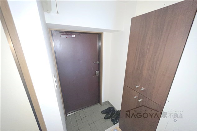 レジデンスカープ名古屋 玄関