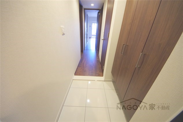 プレサンスグラン栄THE　TOWER 玄関