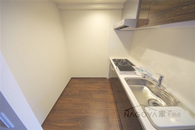 プレサンスグラン栄THE　TOWER キッチン