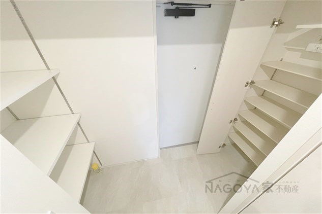 デュオフラッツ鶴舞 玄関