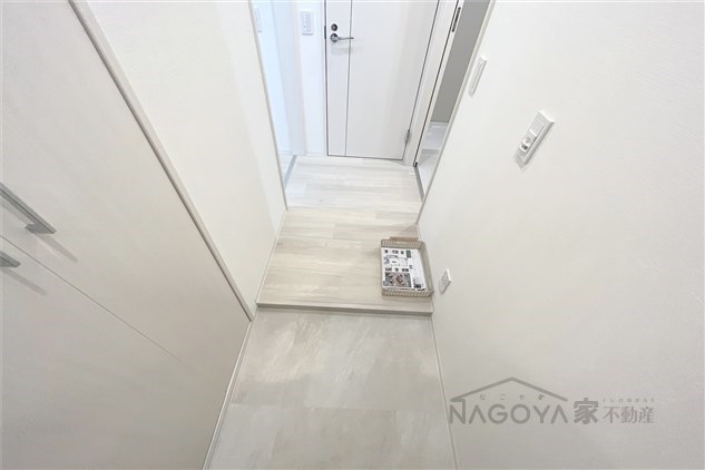 デュオフラッツ鶴舞 玄関