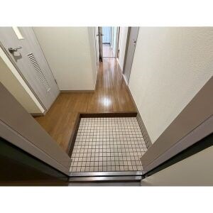 橘屋ビルAMDE 玄関