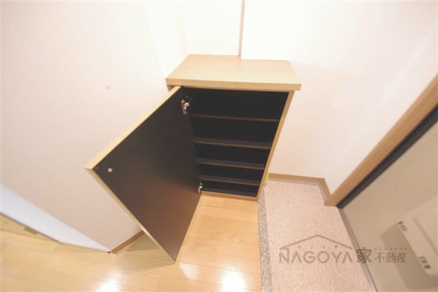 La Douceur新栄 玄関