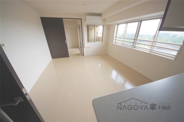 ベレーサ鶴舞公園 リビング