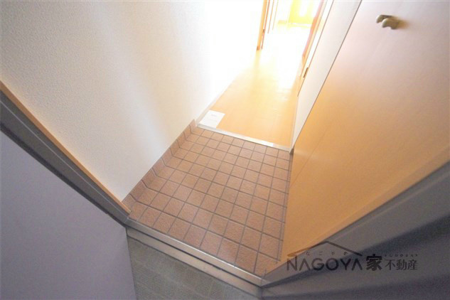 レジデンスカープ今池 玄関