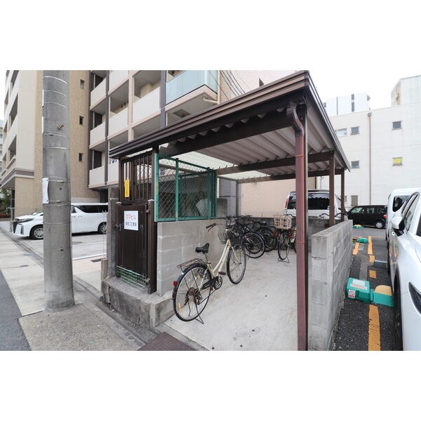 ママビル その他外観2