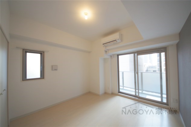 BERG IZUMI リビング