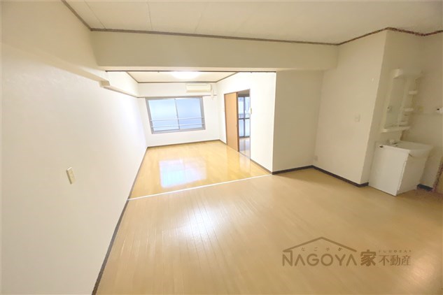 山弘ビル リビング