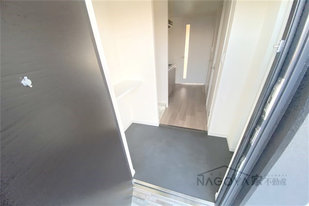 プレサンス千種駅前レイズ 玄関