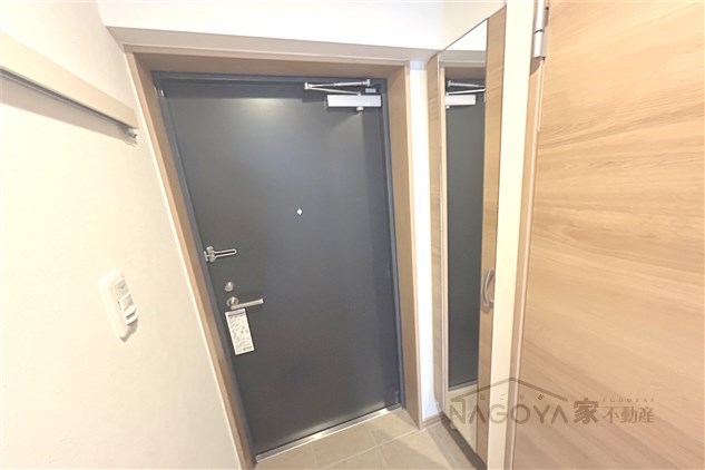 エステシア上前津 玄関