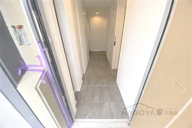 シーズンフラッツ矢場 玄関