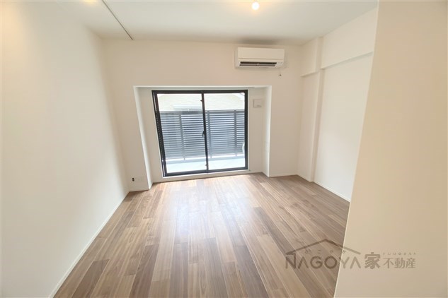 シーズンフラッツ矢場 リビング