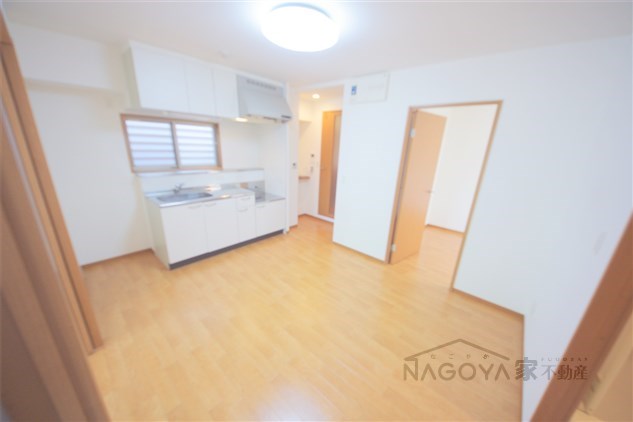 ガーディアン白金 リビング