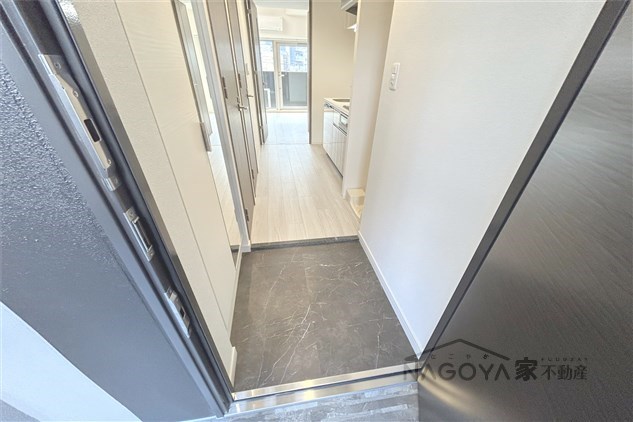 プレサンス新栄ユリシス 玄関