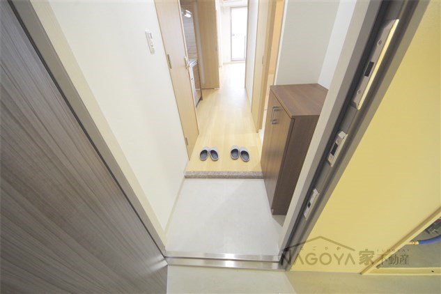 エルメディオ千種 玄関