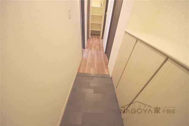 S-RESIDENCE茶屋ヶ坂East 玄関