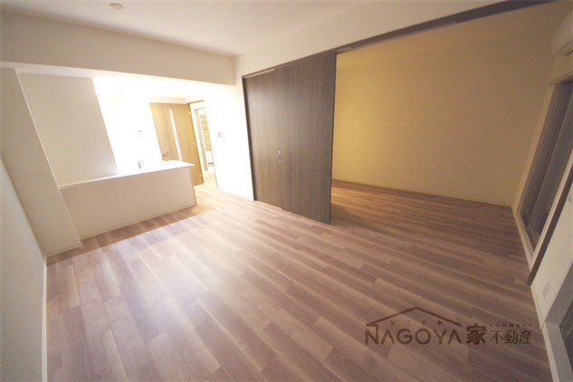 S-RESIDENCE茶屋ヶ坂East リビング