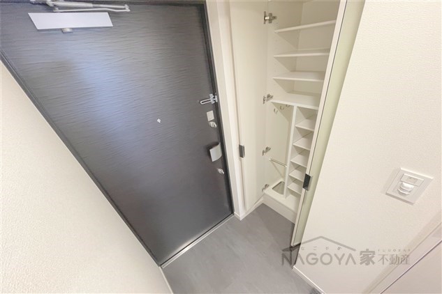 プレサンス今池駅前フェルディノ 玄関