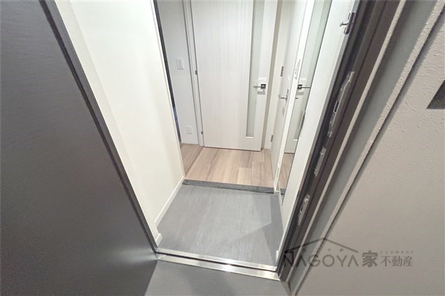 プレサンス今池駅前フェルディノ 玄関