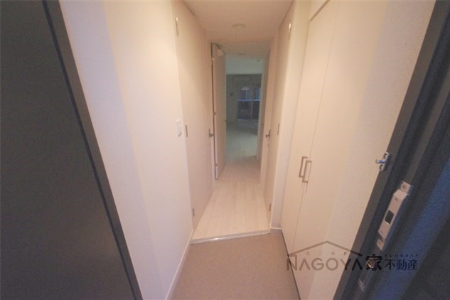 プレサンス名駅南エディフィス 玄関