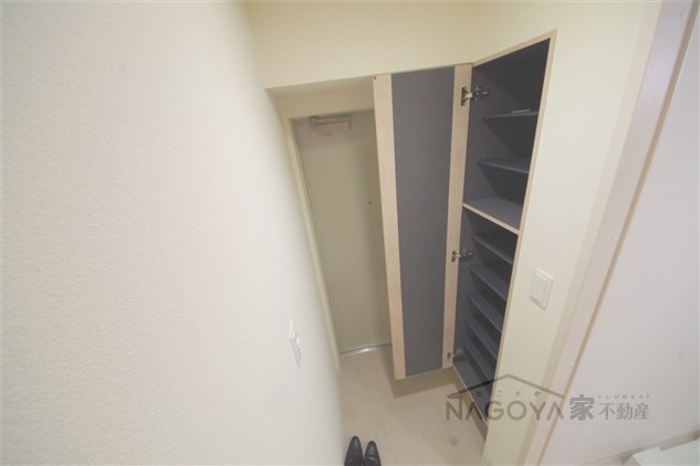 ルシェル大曽根 玄関