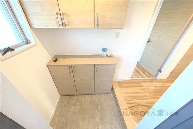 クレッセンド清水ヶ岡 玄関