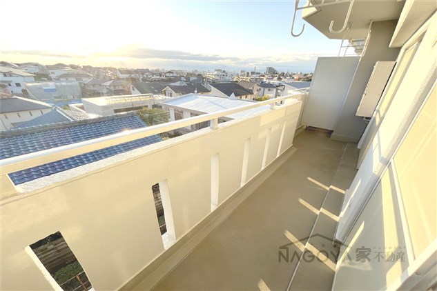 クレッセンド清水ヶ岡 ベランダ