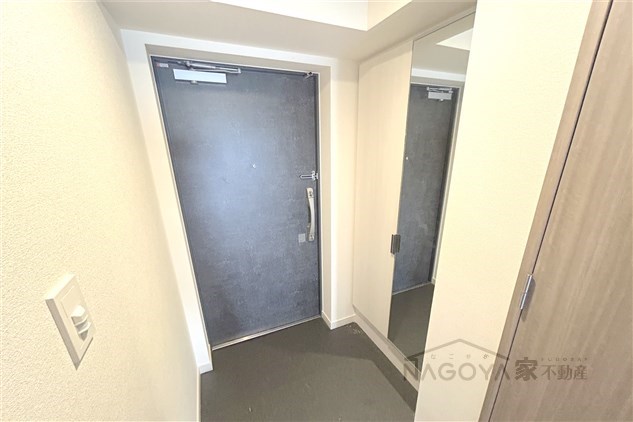 プレサンスTHE高岳 玄関