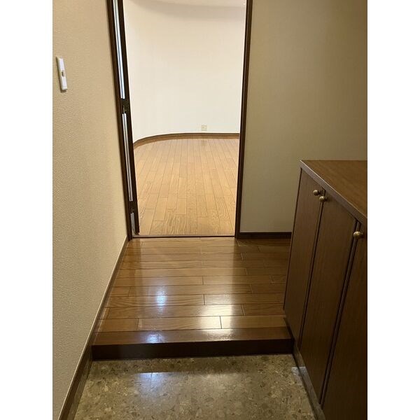 ニュークレス 玄関