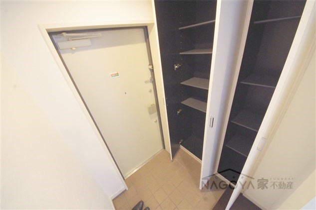 白壁リンクス 玄関