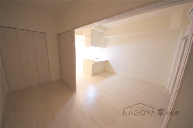 プレサンス上前津グレース ベッドルーム