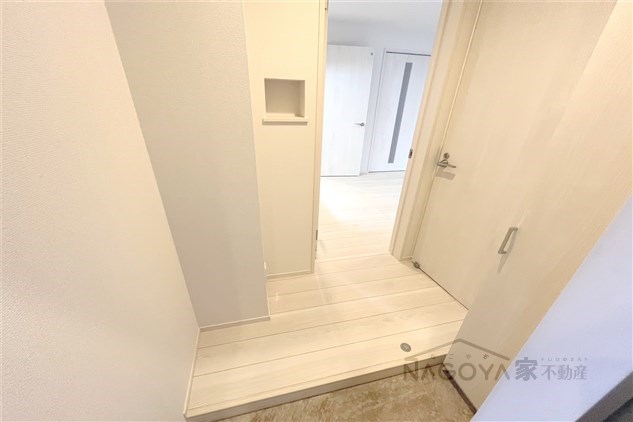 R-SMART新栄2 玄関