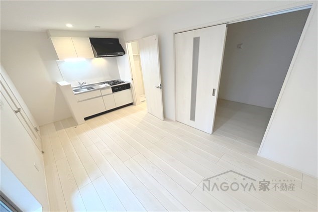 R-SMART新栄2 リビング