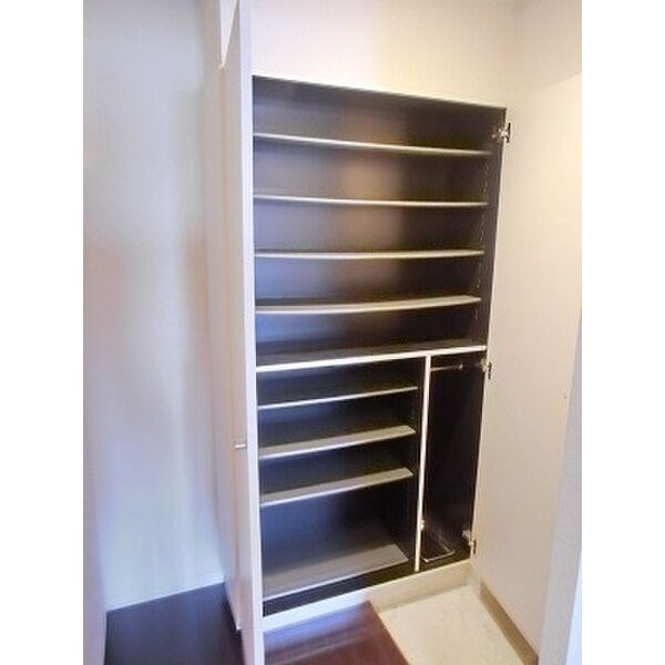 プロシード瑞穂 玄関