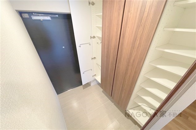 クリオ金山ブライトマークス 玄関