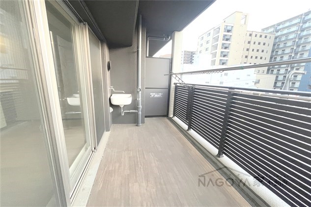 プレサンスロジェ栄パークサウス ベランダ