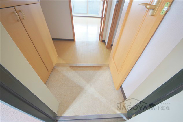 ライフステージ白壁Ⅱ 玄関