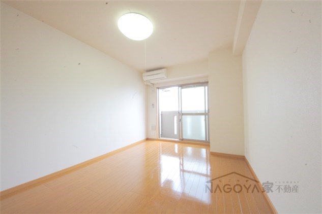 クラウザン徳川 リビング