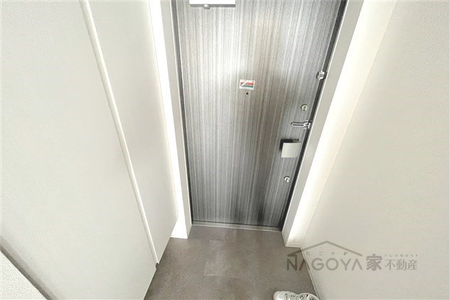 ヒヴィ・カーサ名駅西 玄関