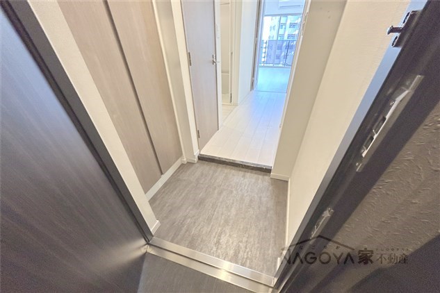 ラグゼナ上前津 玄関