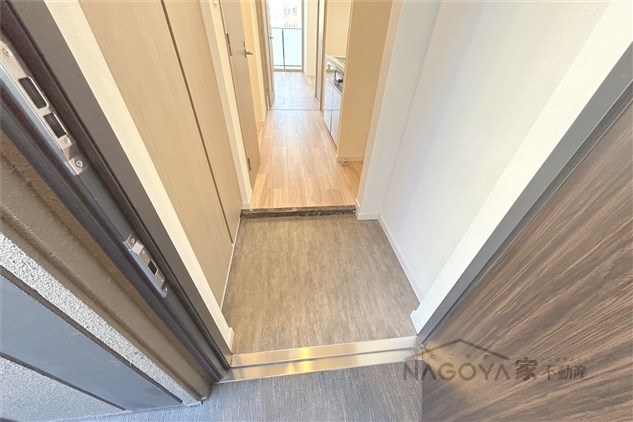 ラグゼナ上前津 玄関