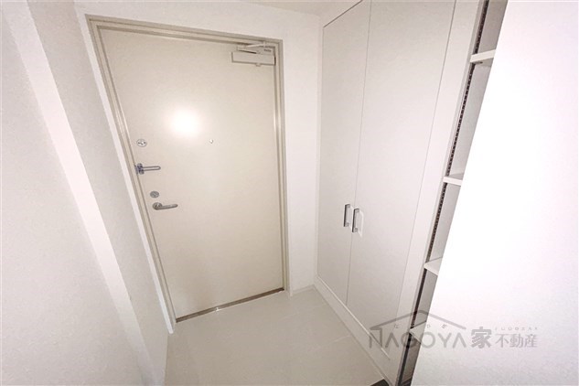 クレストタップ大曽根 玄関